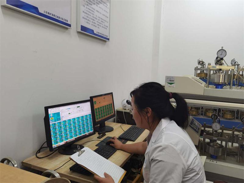 公司同002A：土工試驗(yàn)甲級，可以承擔(dān)甲級及以下工程勘察資格所能承擔(dān)工程勘察項(xiàng)目的土工試驗(yàn)任務(wù)； 聯(lián)系人：任玲，電話：18653883892(圖3)